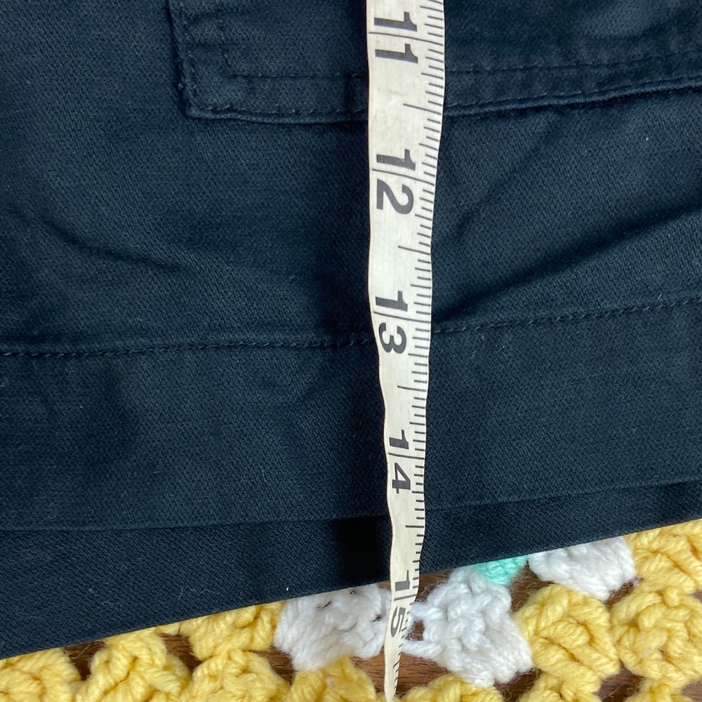 3/$12 GAP Women's Black Chino 4” cotton blend casual Shorts Large L High Rise - Picture 4 of 9